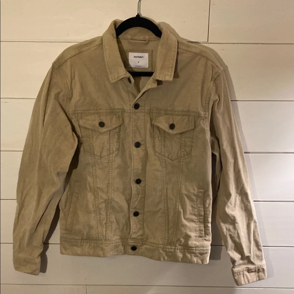 Old Navy Tan Corduroy Jacket. Size M. Button up with pockets.